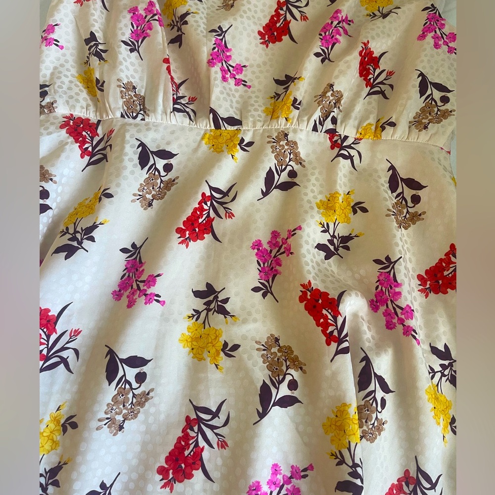 Long Ann Taylor dress in silk fabric with beautiful floral print